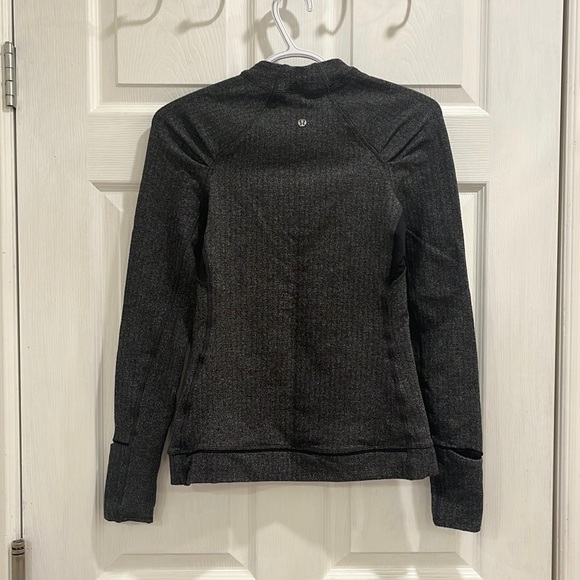 Lululemon Think Fast Long Sleeve Grey Pattern Sweater - Picture 9 of 16